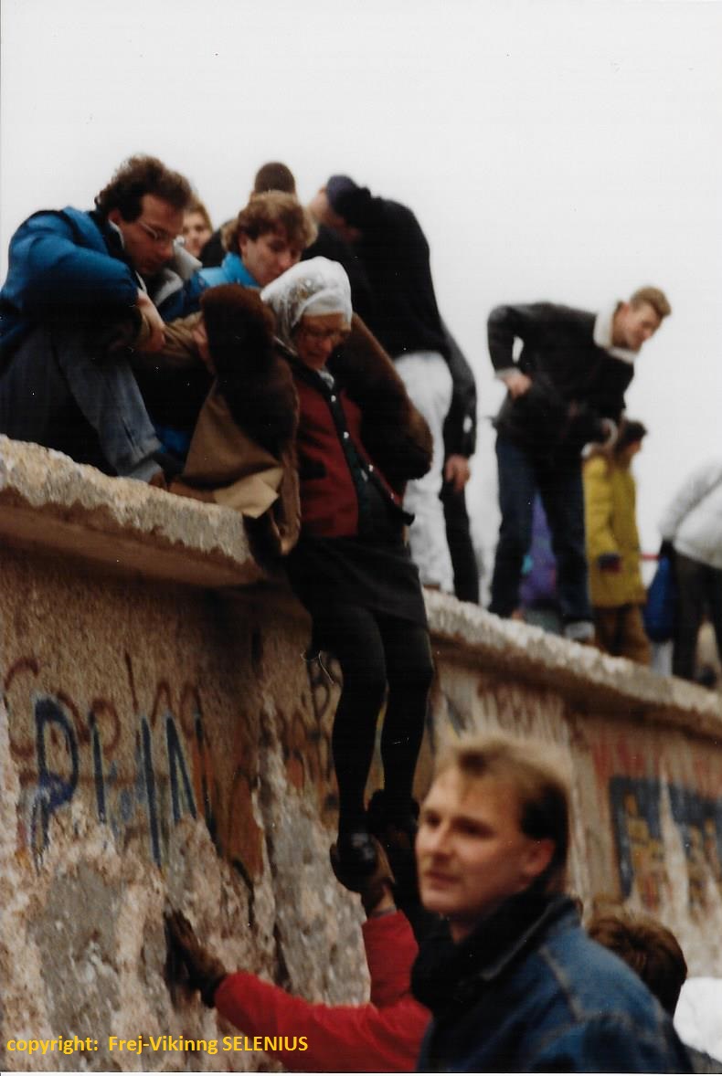 Berlinmuren FÖLL inte 1989-11-091!!